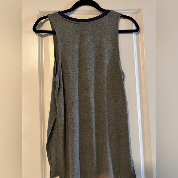 Women’s top - Picture 2 of 5